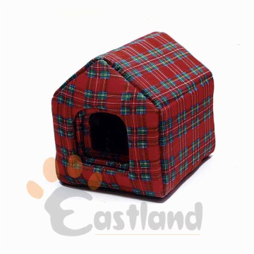 Soft pet bed / house
